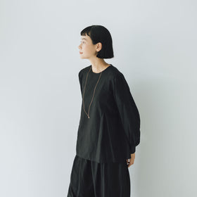 「わたしたちらしい、大人のかわいらしさ」ブラウス+サルエルパンツのセットアップ