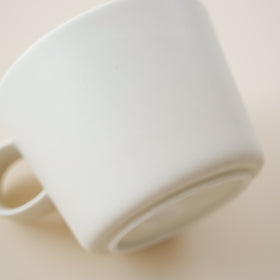 yumiko iihoshi porcelain unjour cup  suna