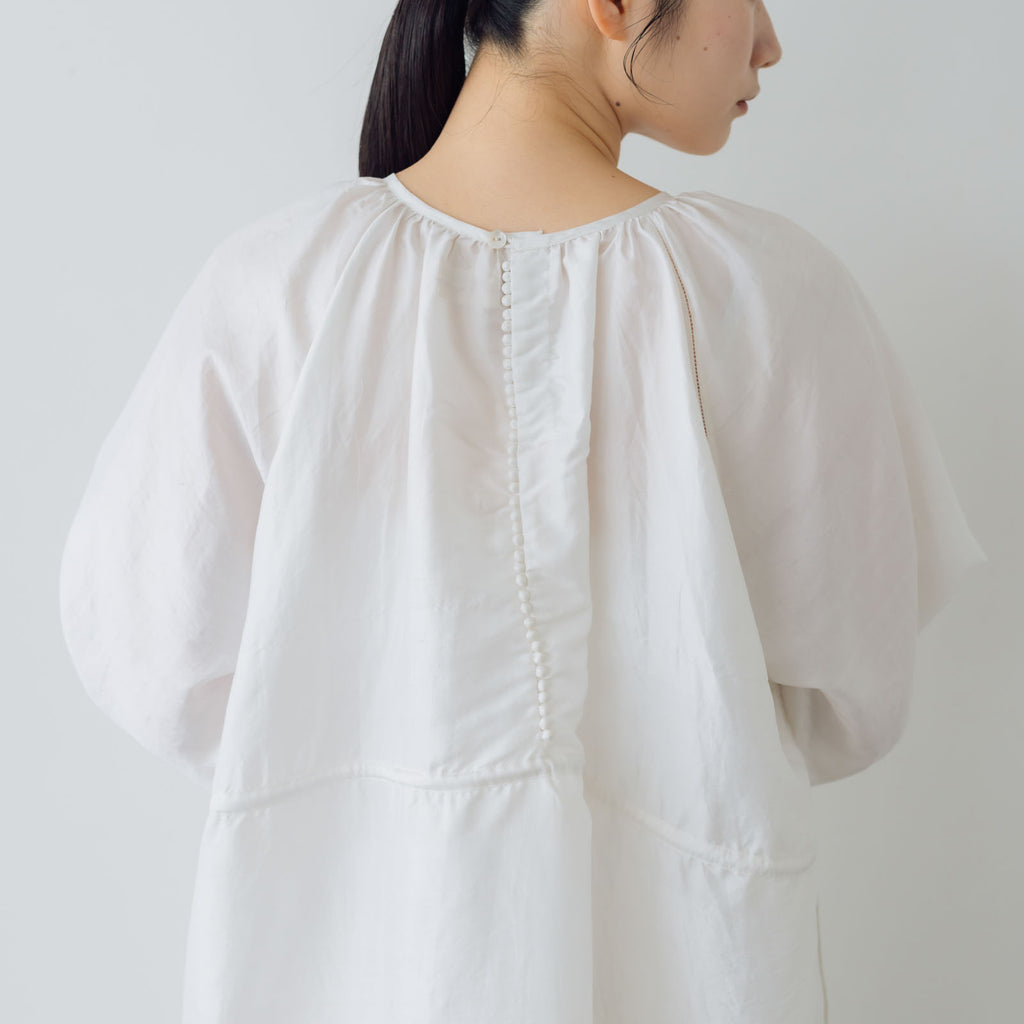 BUNON バックボタンドレス