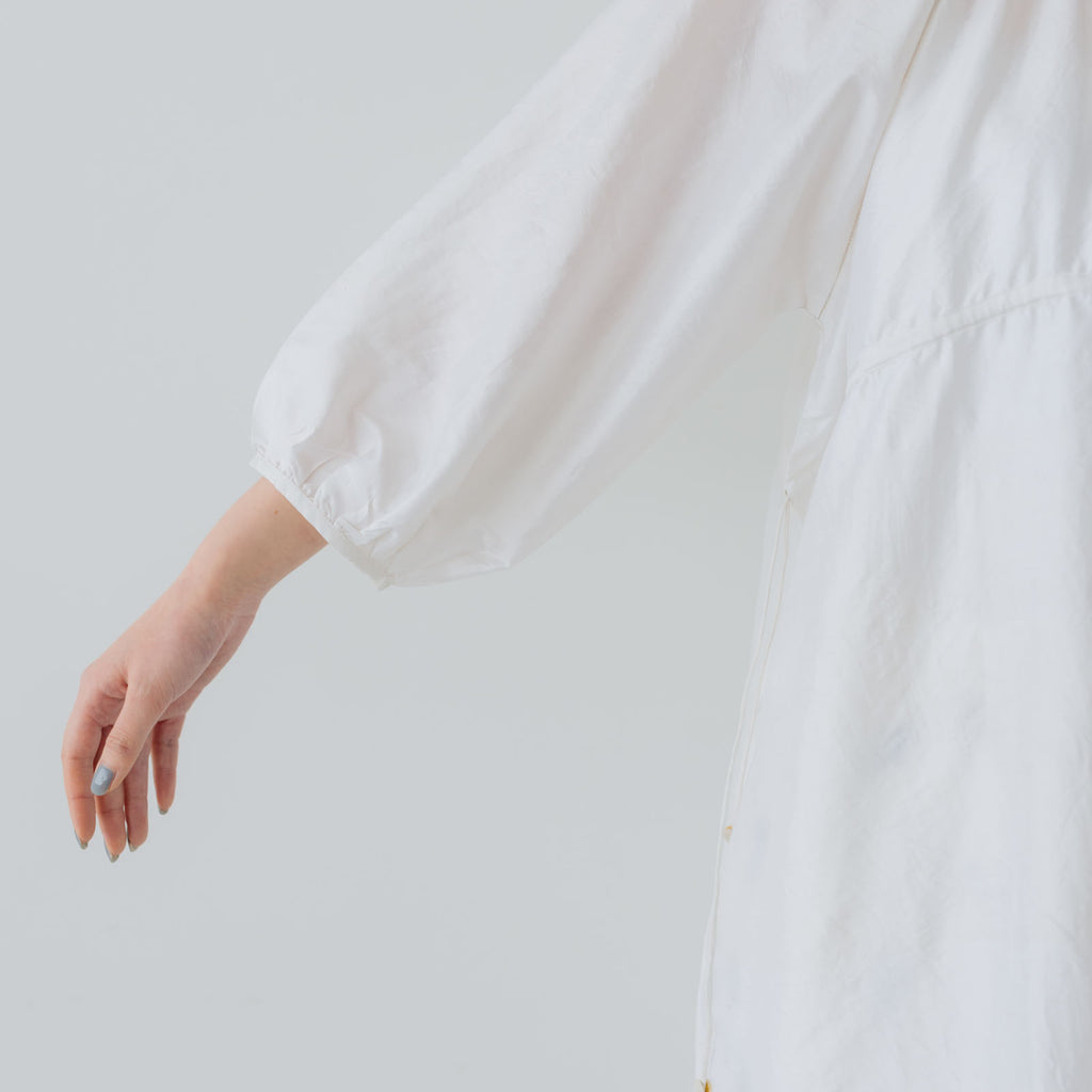 BUNON バックボタンドレス
