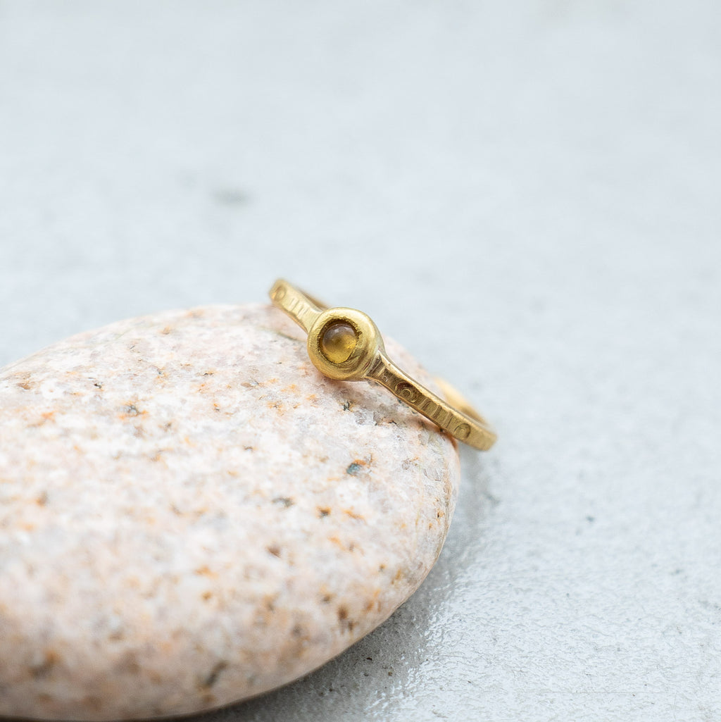 SURUME. Small Stone Ring