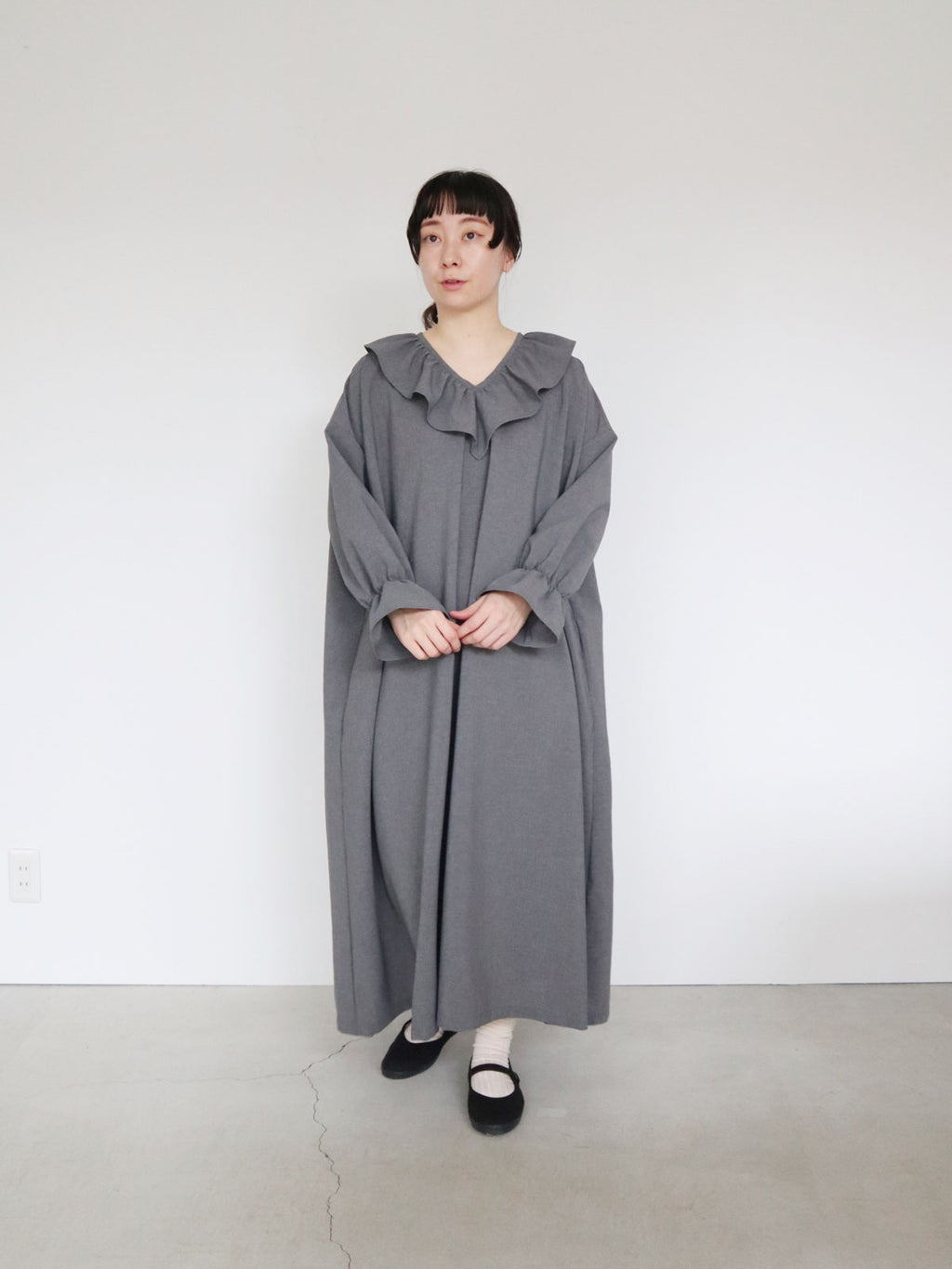 pot and tea フォーマルVネックフリルワンピース［期間限定販売］