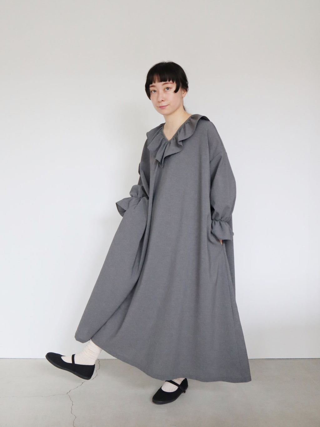 pot and tea フォーマルVネックフリルワンピース［期間限定販売］