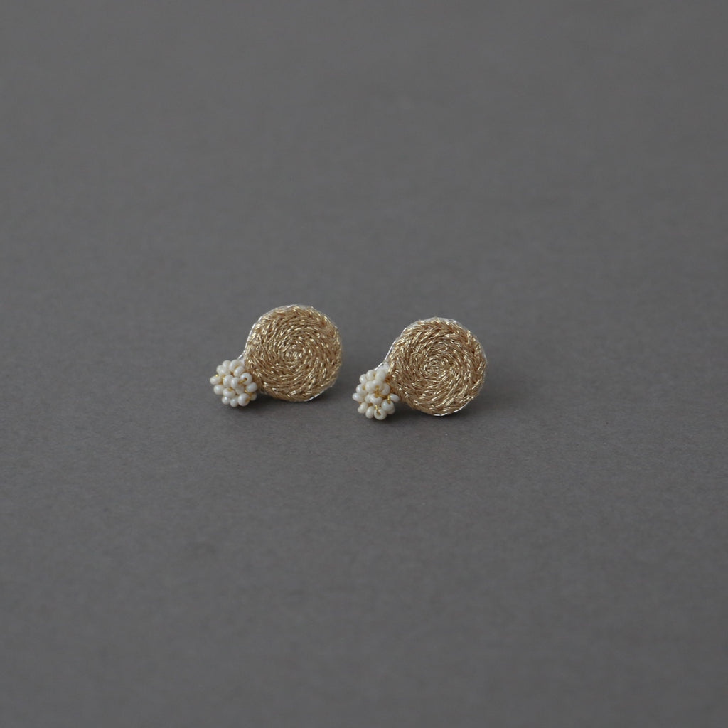 B ピアス