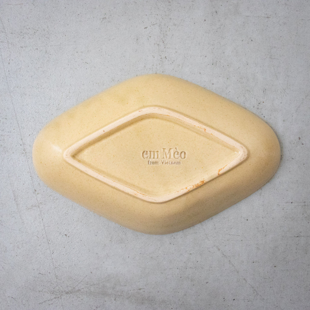 em Mèo ソンベ焼き 菱形プレート［期間限定販売］