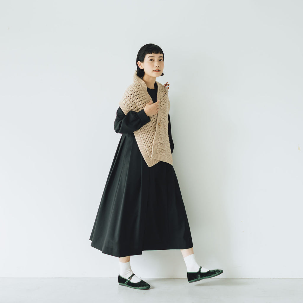 「わたしたちらしい、オケージョンのかたち」きちんとしたブラックワンピース
