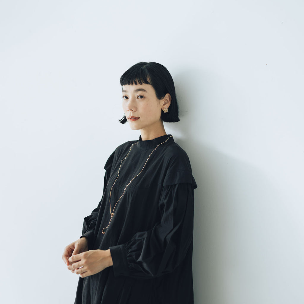 「わたしたちらしい、大人のかわいらしさ」キュプラコットン タックワンピース