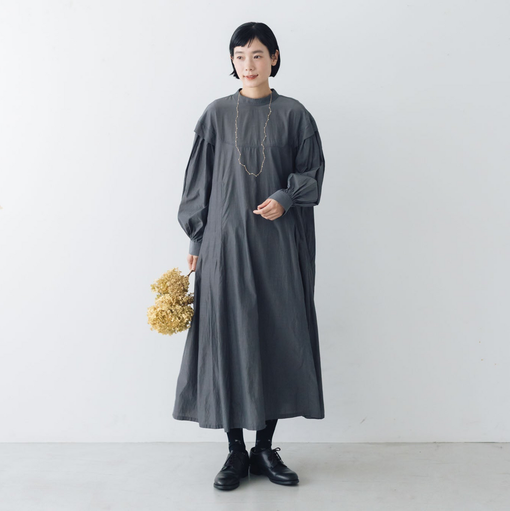 「わたしたちらしい、大人のかわいらしさ」キュプラコットン タックワンピース