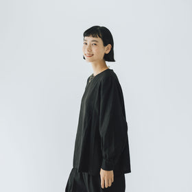 「わたしたちらしい、大人のかわいらしさ」ブラウス＋サルエルパンツのセットアップ