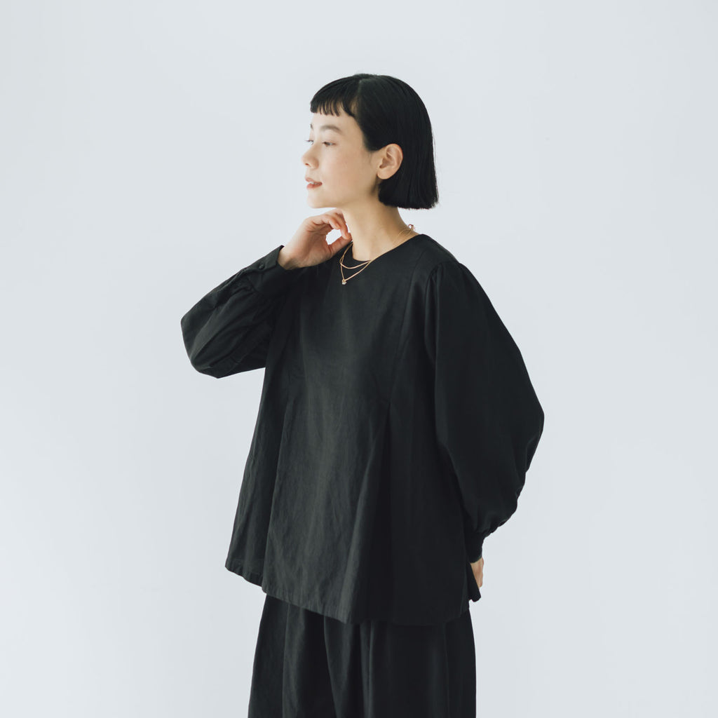 「わたしたちらしい、大人のかわいらしさ」ブラウス＋サルエルパンツのセットアップ