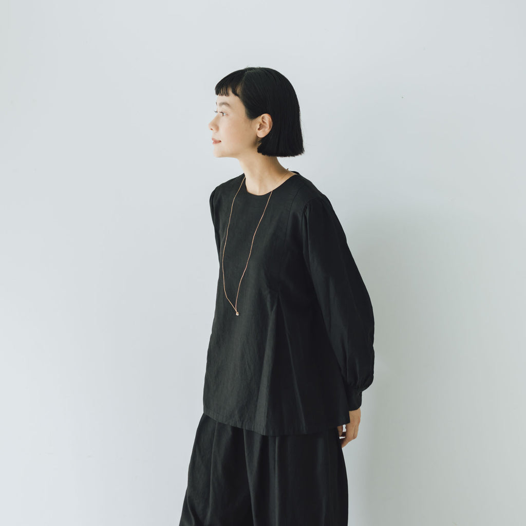 「わたしたちらしい、大人のかわいらしさ」ブラウス＋サルエルパンツのセットアップ