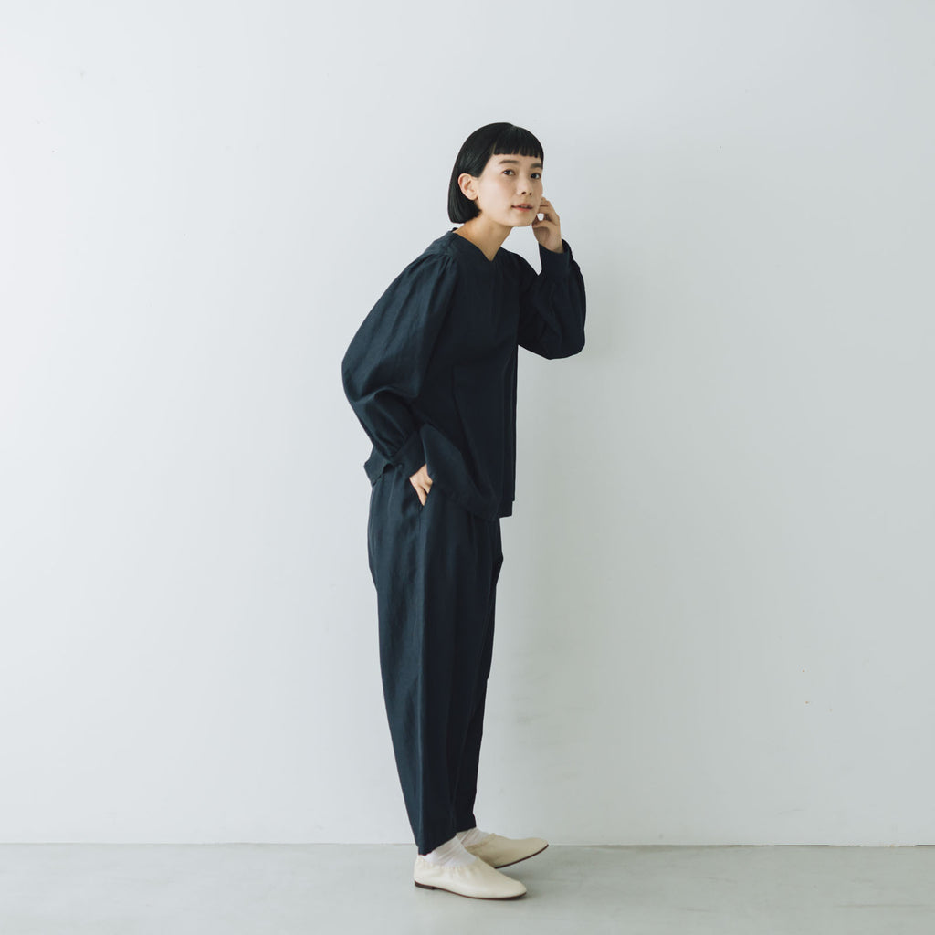 「わたしたちらしい、大人のかわいらしさ」ブラウス＋サルエルパンツのセットアップ