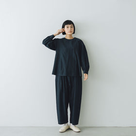 「わたしたちらしい、大人のかわいらしさ」ブラウス＋サルエルパンツのセットアップ