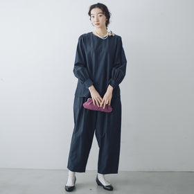 「わたしたちらしい、大人のかわいらしさ」ブラウス＋サルエルパンツのセットアップ