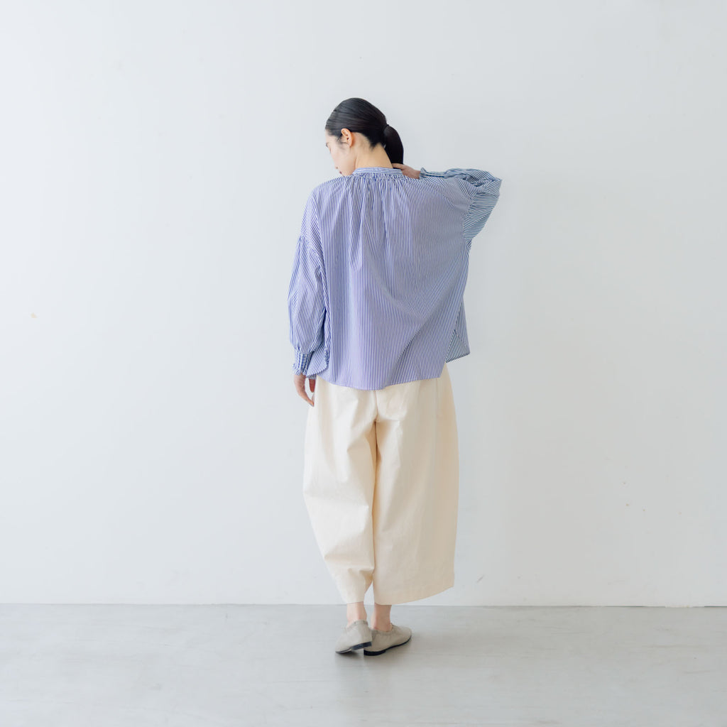 UNIVERSAL TISSU バンドカラーシャーリングブラウス ストライプ