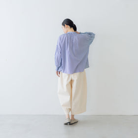 UNIVERSAL TISSU バンドカラーシャーリングブラウス ストライプ