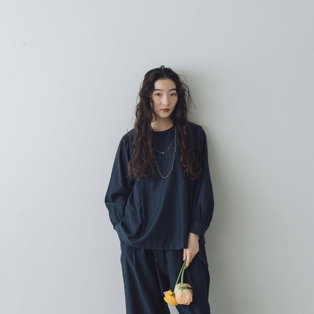 「わたしたちらしい、大人のかわいらしさ」ブラウス＋サルエルパンツのセットアップ