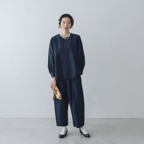 「わたしたちらしい、大人のかわいらしさ」ブラウス＋サルエルパンツのセットアップ