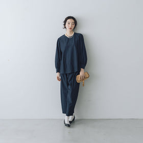 「わたしたちらしい、大人のかわいらしさ」ブラウス＋サルエルパンツのセットアップ