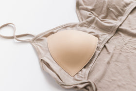 COCOONA SKINWEAR カップ入り Vキャミソール（アジャスター付き）